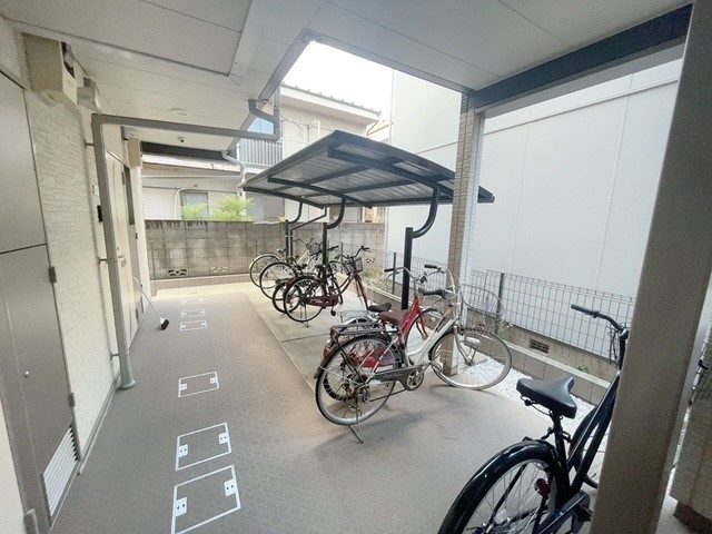 クレイノエスポワール中央 駐輪場