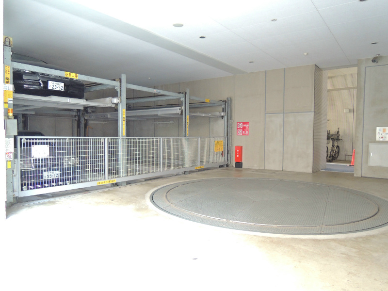 カスタリア茅場町 駐車場