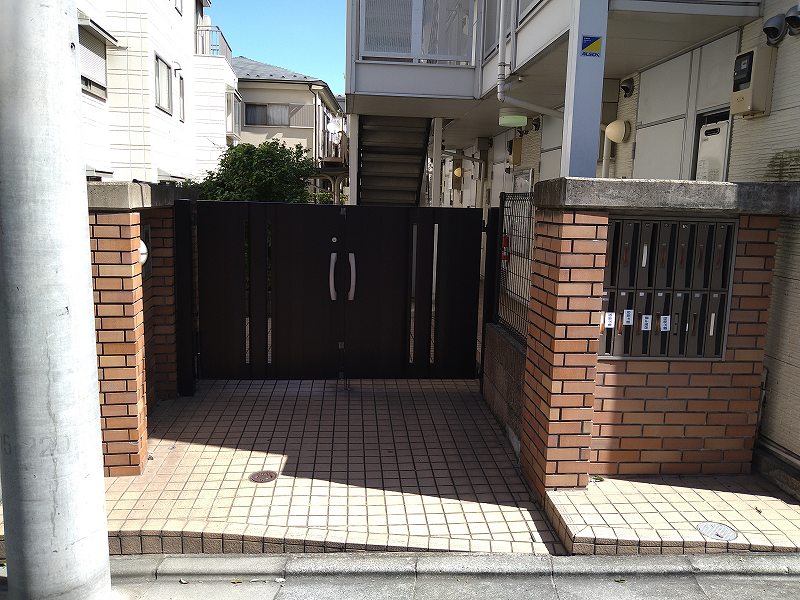 レオパレス長者丸 オートロックゲート