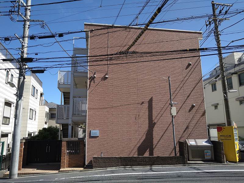レオパレス長者丸 外観