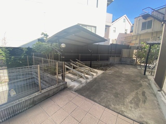 クレイノラ・プルミエール 駐輪場